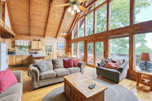 House (3 Bedrooms) | Interior