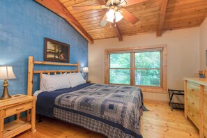 House (3 Bedrooms) | Interior - Mountain Gem by Avantstay Incredible Views (Waynesville)