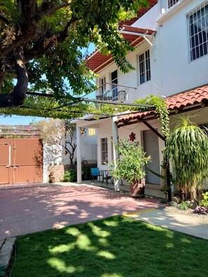 32-Zoll-Flachbildfernseher mit Digitalempfang