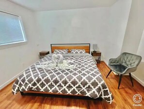 2 bedrooms, iron/ironing board, WiFi, bed sheets