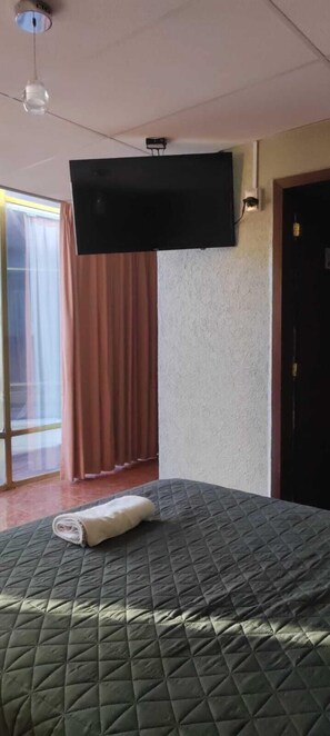 都會客房 | 筆電工作空間、遮光布/窗簾、熨斗/熨衣板、免費無線上網