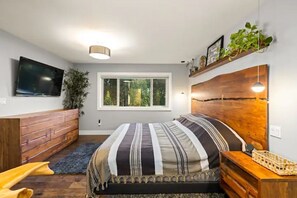 3 bedrooms, iron/ironing board, travel cot, WiFi