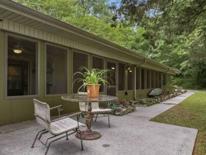 Serenity Cove-a unique waterfront home with canoe, kayak and fire pit!