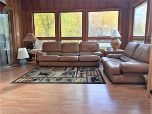 Family House | Terrace/patio - Hanging Bull Lodge (Encampment)