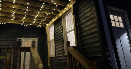 Walk to Restaurants and Bars! Newly-Renovated Downtown 3 Bedroom Home.