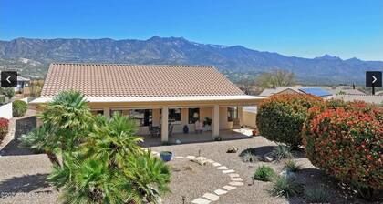 A beautifully appointed, one level southwest style home Saddlebrooke Arizona