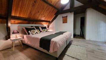 3 chambres, coffres-forts dans les chambres, fer et planche Ă repasser