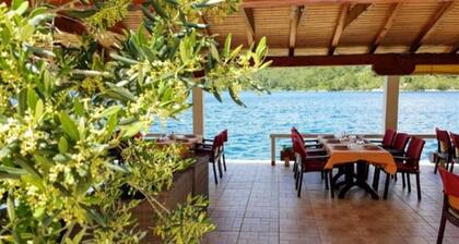 Sponga 2 Apartment with balcony and sea view