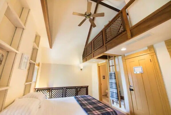 1 bedroom, WiFi - The Carriage House- "Coachman's Inn unit" (Mansfield)