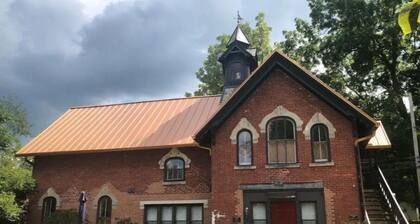 The Carriage House- "Coachman's Inn unit"