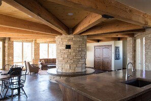 Interior - Escalante Cliff House (Escalante)