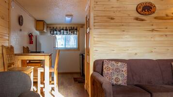 Televisión y chimenea