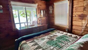 7 bedrooms, iron/ironing board, travel crib, free WiFi