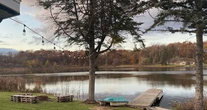 Charming Lakefront Retreat on Little Mill Lake