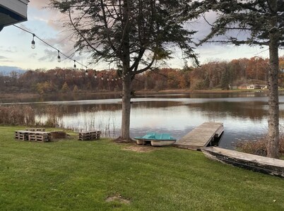 Charming Lakefront Retreat on Little Mill Lake