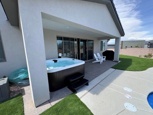 4BR Oasis • Heated Pool and Spa • Near Golf & Casinos