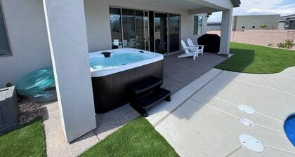 4BR Oasis • Heated Pool and Spa • Near Golf & Casinos