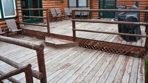 Terrace/patio - The Huston Lodge (Walden)