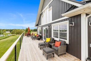 Terrace/patio - Heron House, Beautiful seaside retreat close to Cavendish (North Rustico)