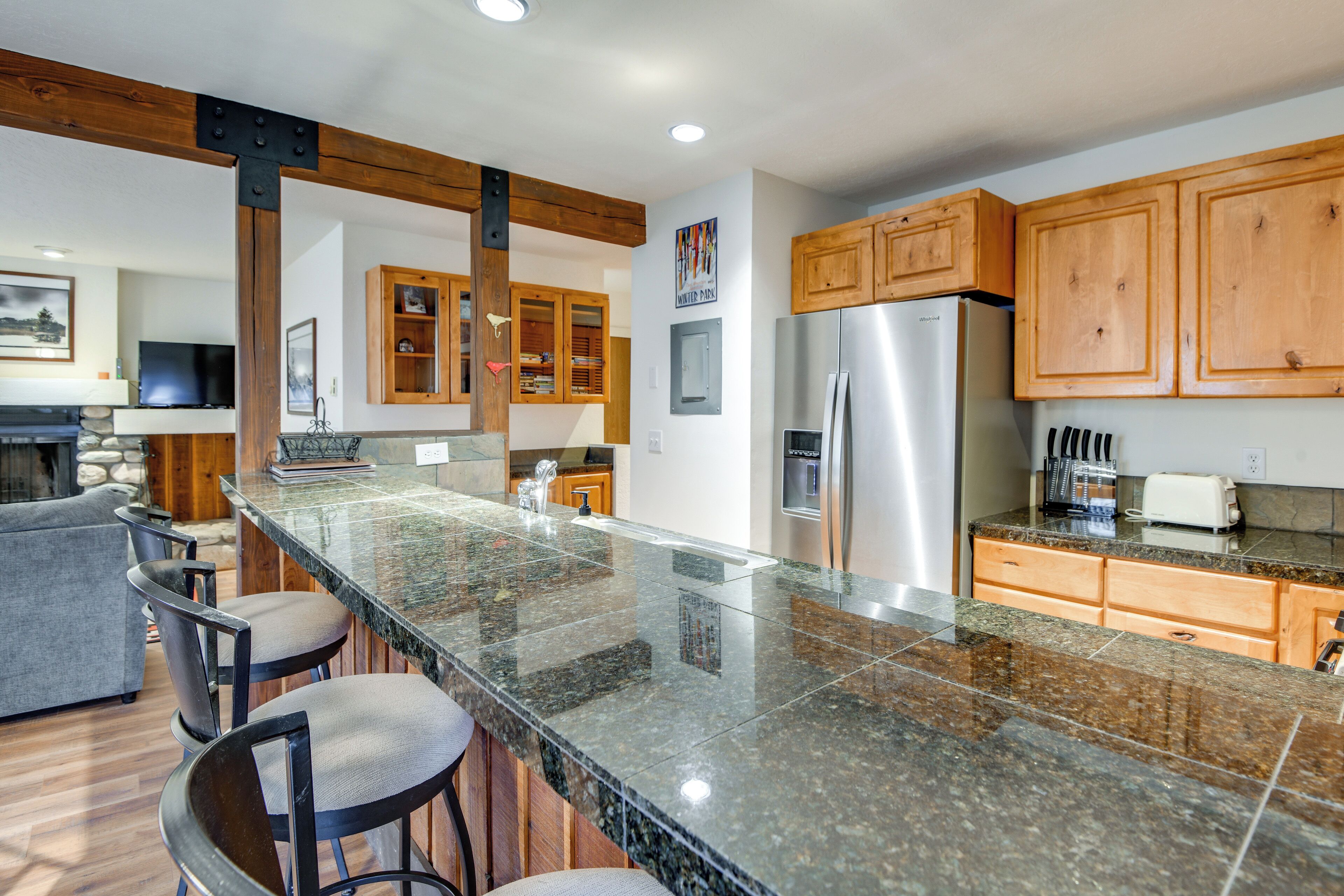 Fridge, microwave, stovetop, dishwasher