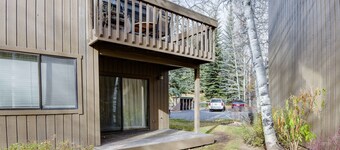 Ketchum Condo w/ Deck < 1 Mi to Sun Valley Resort!