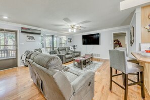 Een televisie en een printer