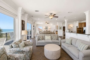 Living area - Private Pool Beach Front Sleeps 18 Family home (St, George Island)