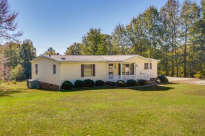 Exterior - Prosperity Vacation Rental ~ 1 Mi to Lake Murray! (Prosperity)