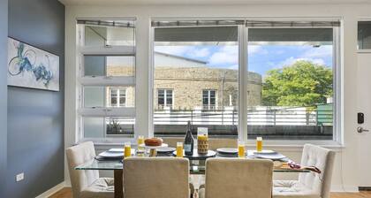 3-bedroom apartment in Lincoln Park, 4-minute drive to Michigan Avenue