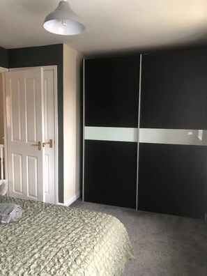 3 Schlafzimmer, Bügeleisen/Bügelbrett, WLAN, Bettwäsche