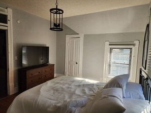 5 عدّة غرف نوم وواي فاي وملاءات أسرّة