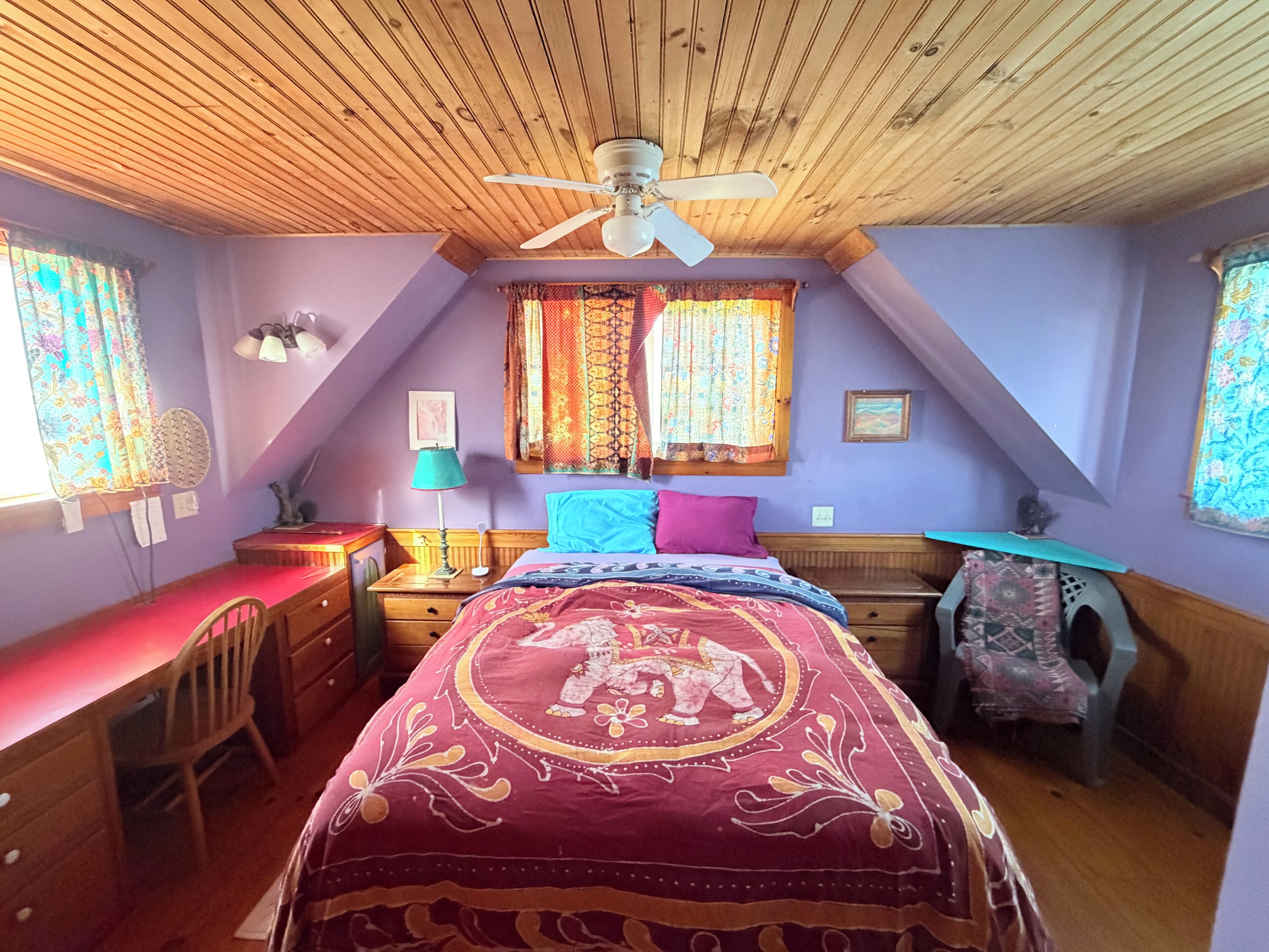 3 chambres, bureau, Wi-Fi gratuit, draps fournis