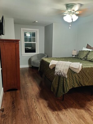 3 bedrooms, free WiFi, bed sheets - Cozy, Rustic Bungalow (Leavenworth)