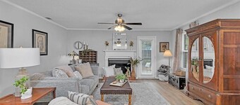 2-bedroom home with 1.5 bathrooms and fully fenced backyard. The sleeping arrangements are 1 king bed and 1 queen bed.