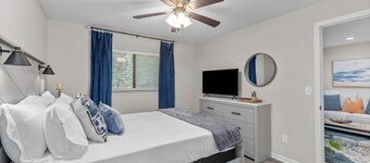 Beautiful 2 bedroom 2 bathroom condo with balcony overlooking creek. The sleeping arrangements for this property are 2 queen beds.