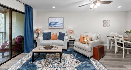 Beautiful 2 bedroom 2 bathroom condo with balcony overlooking creek. The sleeping arrangements for this property are 2 queen beds.