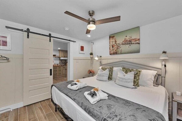 1 habitación, tabla de planchar con plancha, wifi gratis y ropa de cama