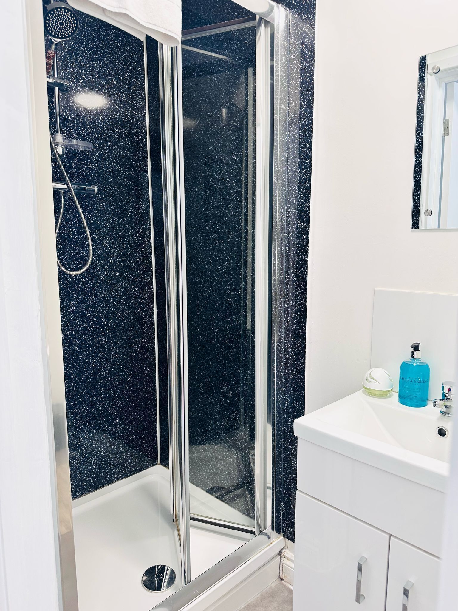 Shower, towels