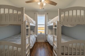 3 bedrooms, WiFi, bed sheets