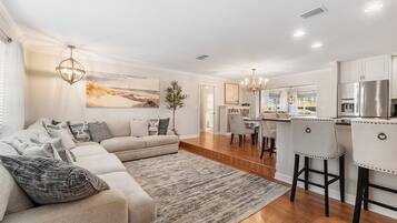 Smart TV, estéreo y oficina