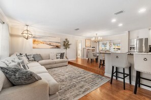 Smart TV, stereo, offices