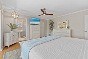 3 bedrooms, desk, iron/ironing board, travel cot