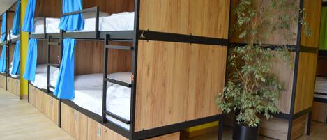 Insonorización, wifi gratis y ropa de cama