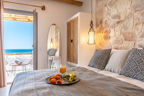 Superior Triple Room, Sea View | Premium bedding, individually decorated, individually furnished - Naxos Contelibro (Naxos)