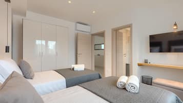 3 bedrooms, iron/ironing board, travel crib, WiFi (free)