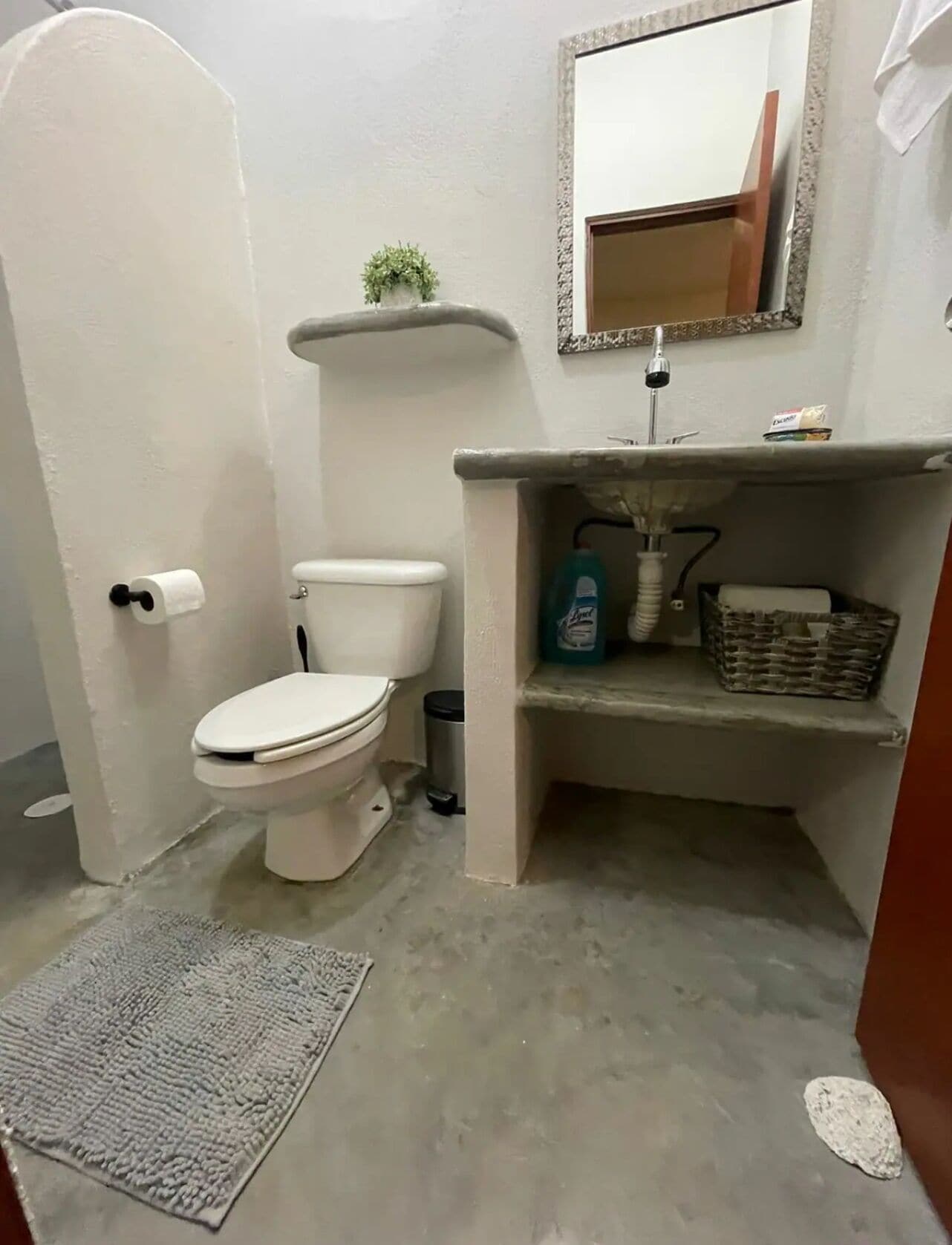 Shower, towels, soap, shampoo