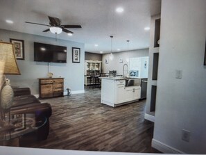 Smart TV, fireplace