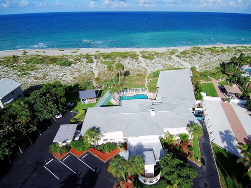 Directly on the Gulf - Unit 15 - Efficiency - Second Floor - Sleeps 2