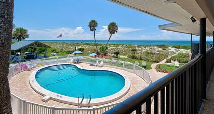 Directly on the Gulf - Unit 15 - Efficiency - Second Floor - Sleeps 2