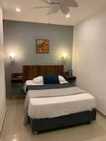 Single Room | Desk, free WiFi